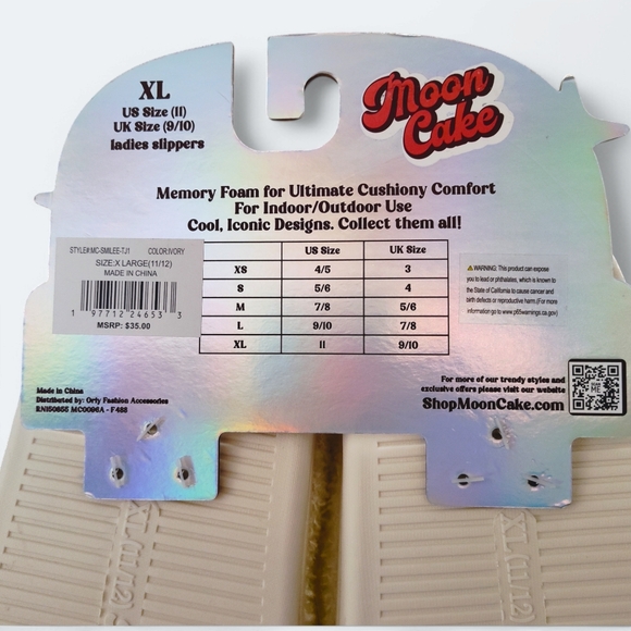 Moon Cake Smiley Face Slippers and Socks Set Womens Size XL 11-12 - Picture 7 of 7